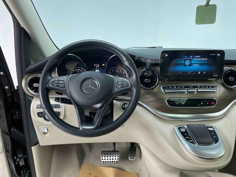 Mercedes-Benz V-Class, 2022 — фото 8 из 12