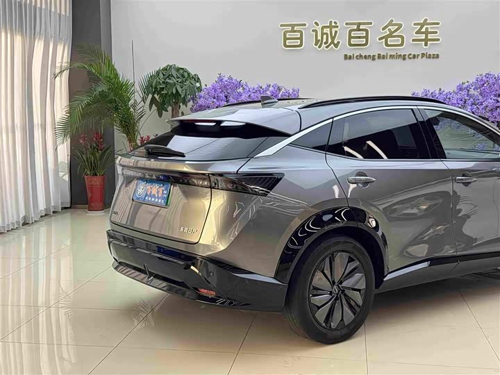 Nissan Ariya EV, 2024 — фото 6 из 9