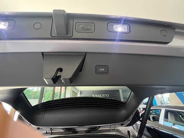 Volvo XC70 Hybrid, 2025 — фото 9 из 9