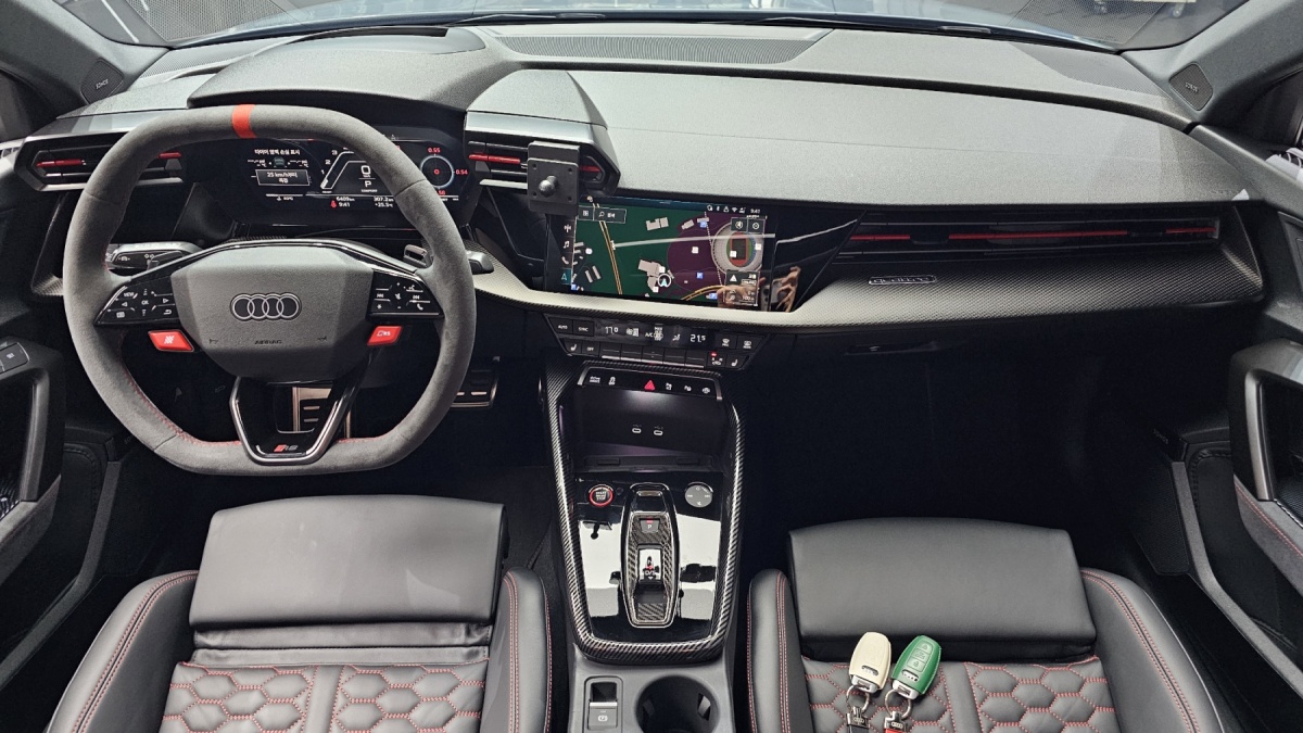 Audi RS 3, 2025 — фото 6 из 12