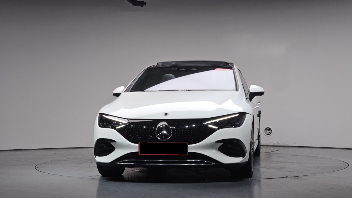 Mercedes-Benz EQE, 2023 — фото 3 из 12