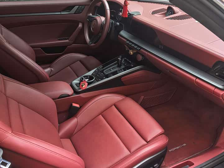 Porsche 911, 2023 — фото 3 из 7