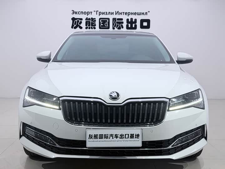 Skoda Superb, 2023 — фото 2 из 9