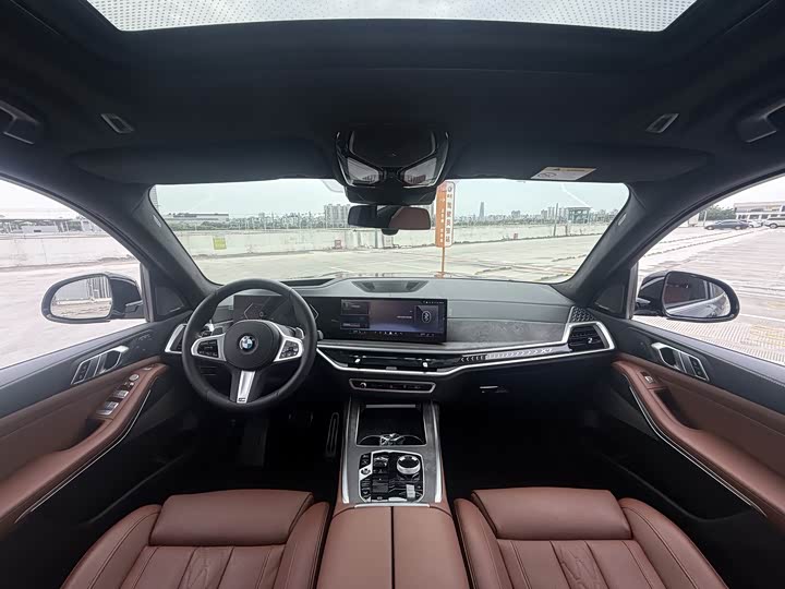 BMW X7, 2025 — фото 8 из 9