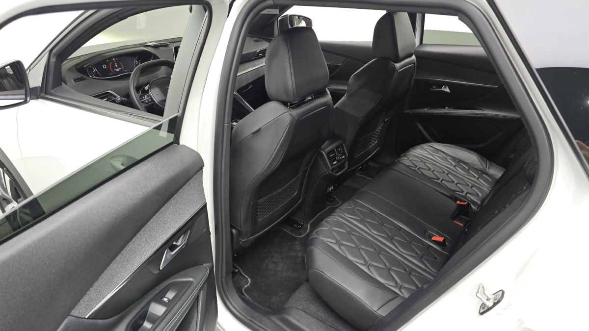 Peugeot 3008, 2024 — фото 11 из 12