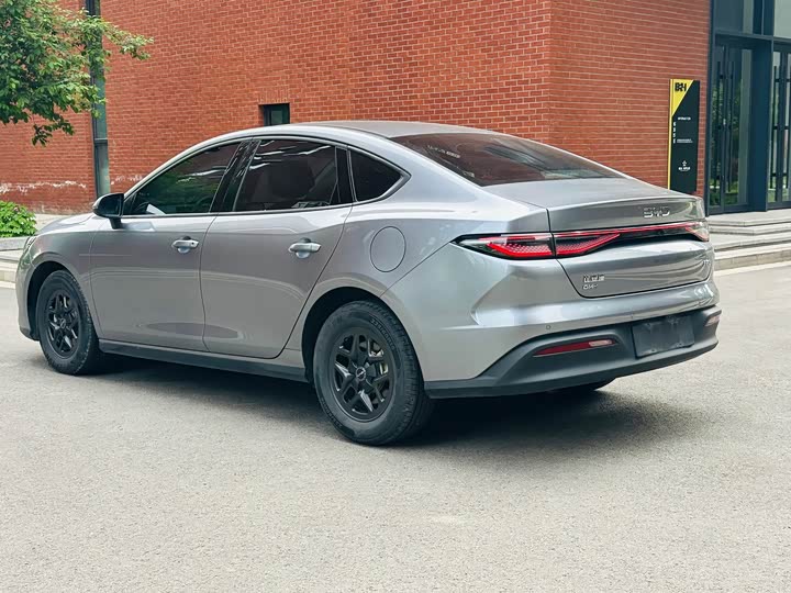 BYD Seal 05 DM-i Hybrid, 2025 — фото 6 из 9