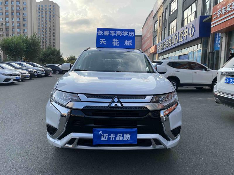 Mitsubishi Outlander, 2022 — фото 2 из 10