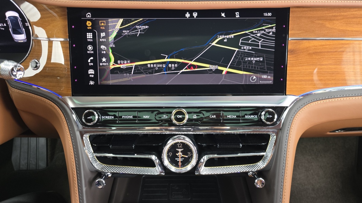 Bentley Flying Spur, 2022 — фото 12 из 12