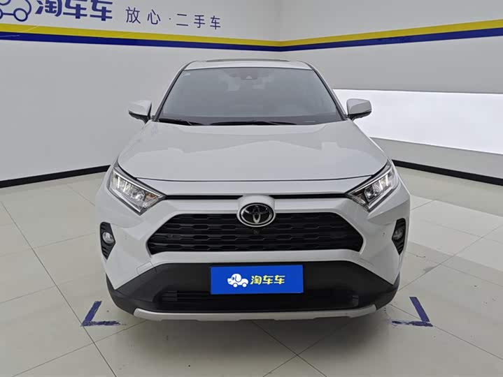 Toyota RAV4, 2022 — фото 2 из 9