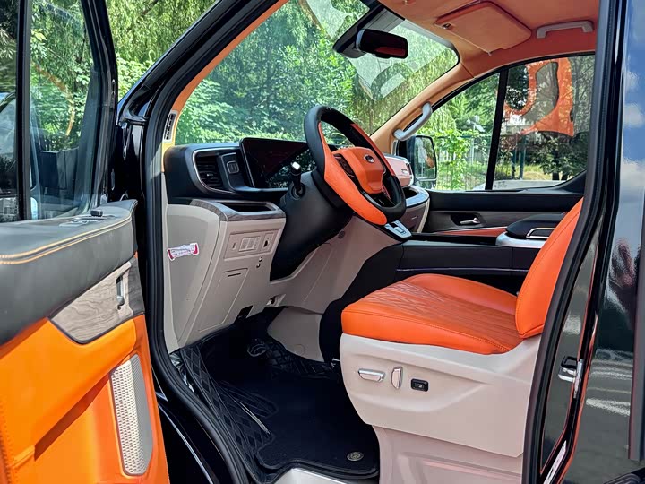 Ford Tourneo, 2023 — фото 8 из 9