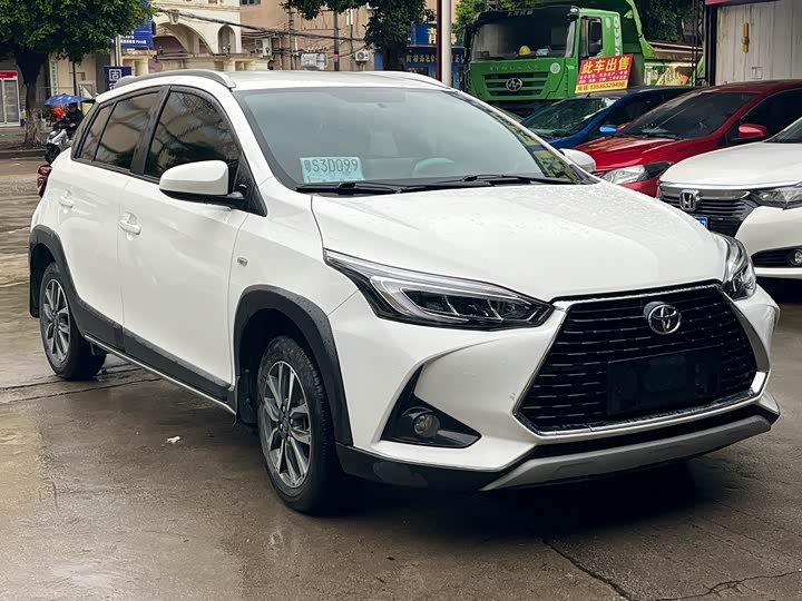 Toyota Yaris L Hatchback, 2022 — фото 3 из 9