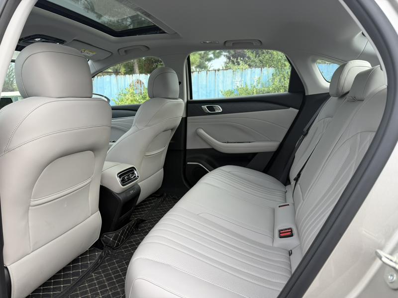 Geely Galaxy Starshine 6, 2025 — фото 9 из 10