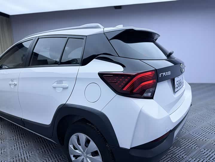 Toyota Yaris L Hatchback, 2022 — фото 6 из 9