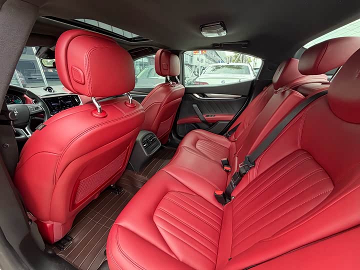 Maserati Ghibli, 2021 — фото 8 из 9