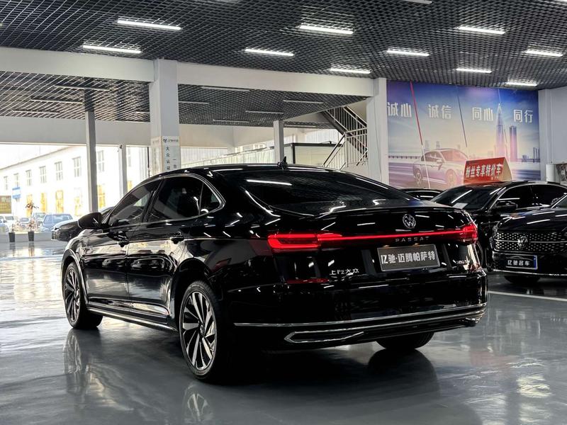Volkswagen Passat, 2023 — фото 4 из 11