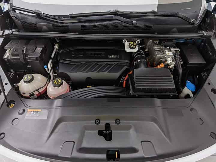 Geely Jiaji Hybrid, 2022 — фото 6 из 9