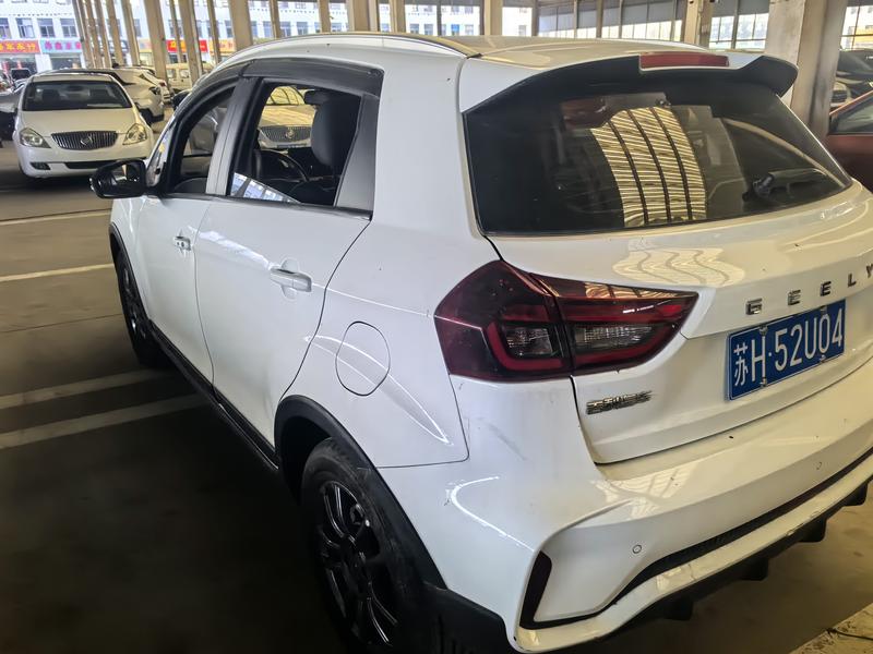 Geely Vision X3, 2021 — фото 2 из 5