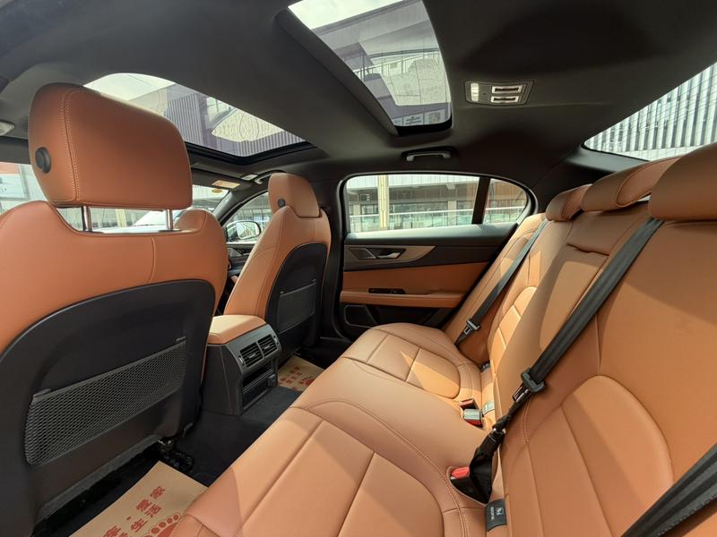 Jaguar XE L, 2024 — фото 10 из 12