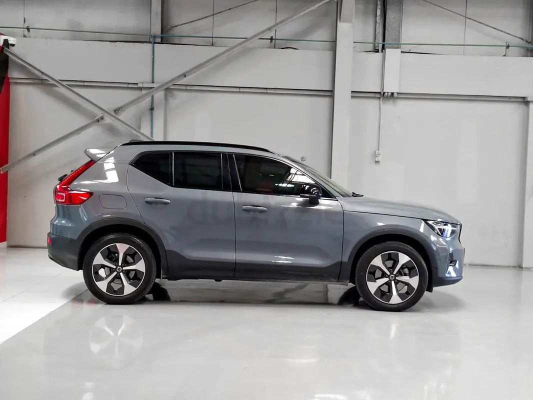 Volvo XC40, 2023 — фото 4 из 10