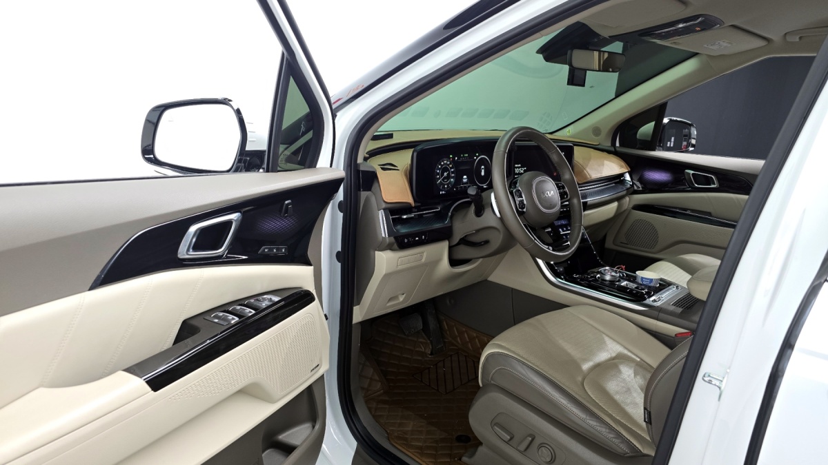 Kia Carnival, 2023 — фото 10 из 12