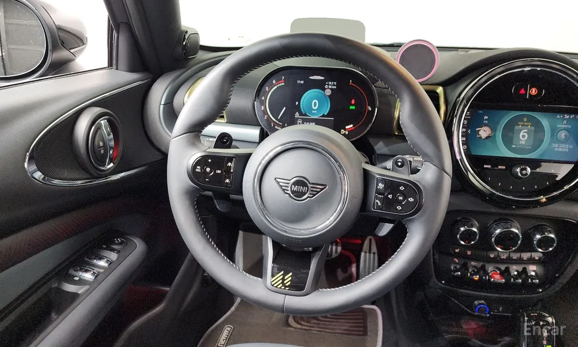 Mini Clubman, 2023 — фото 12 из 12