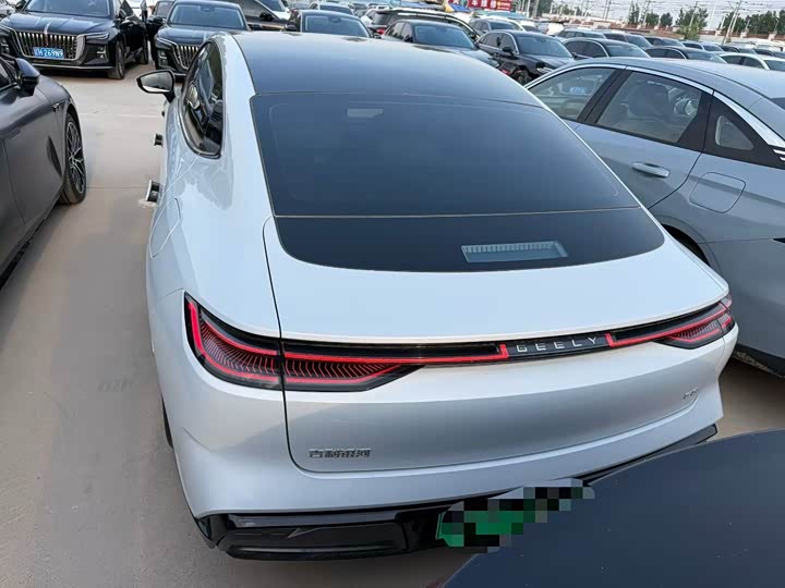 Geely Galaxy E8, 2024 — фото 8 из 9