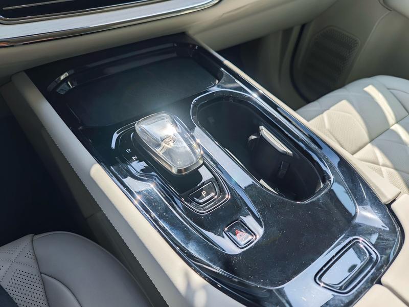 Volvo EM90, 2023 — фото 10 из 12