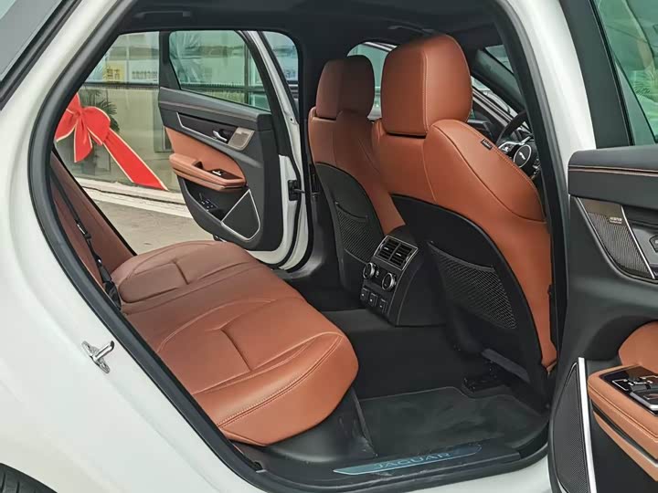 Jaguar XF L, 2023 — фото 7 из 9