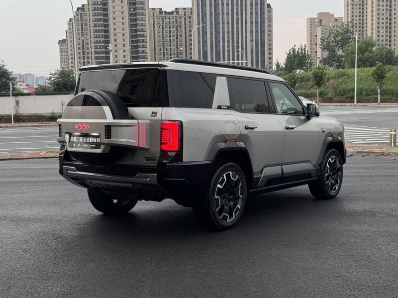 BYD FangChengBao Leopard 8, 2026 — фото 7 из 12