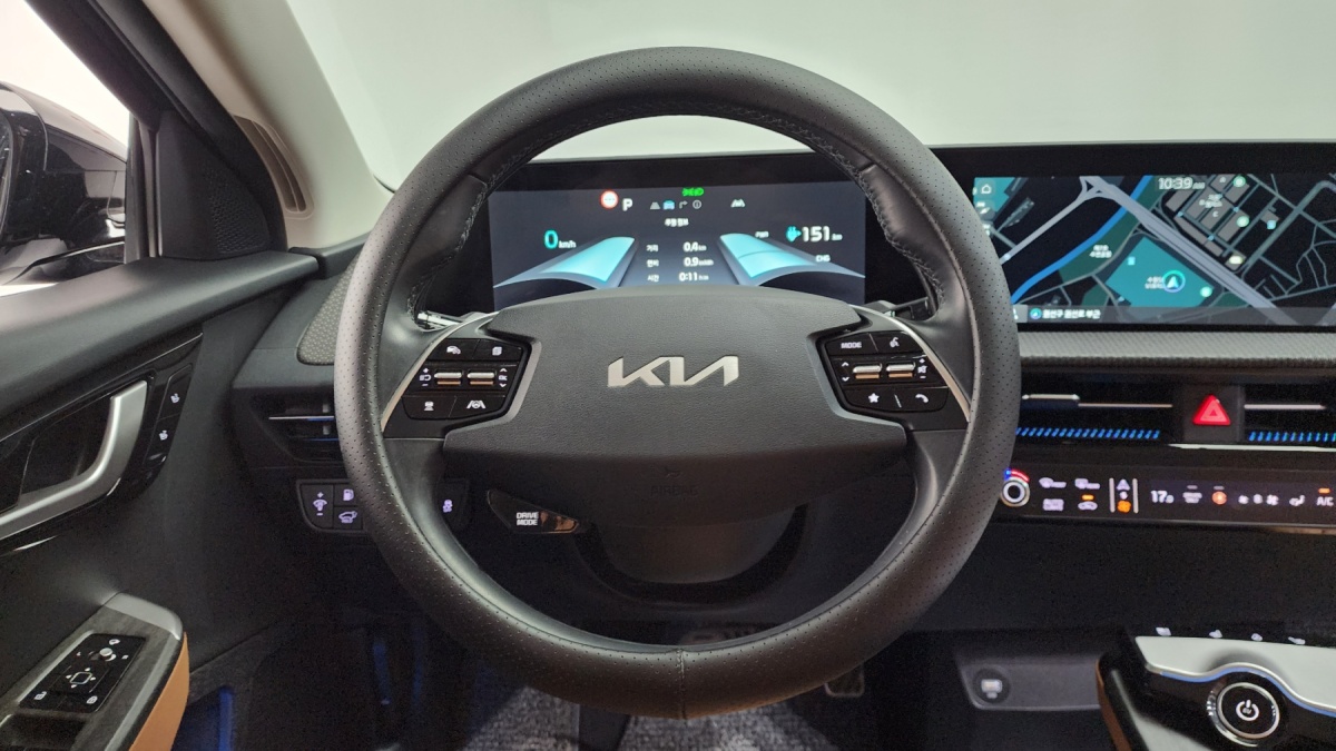 Kia EV6, 2022 — фото 11 из 12