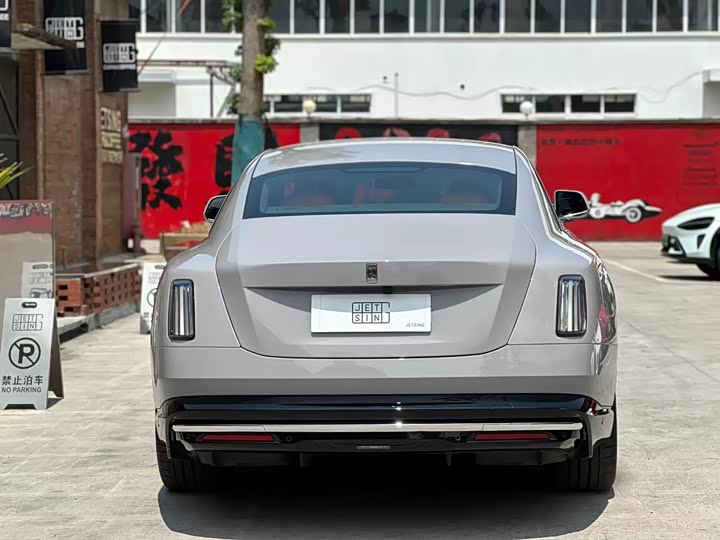 Rolls-Royce Spectre, 2025 — фото 3 из 9