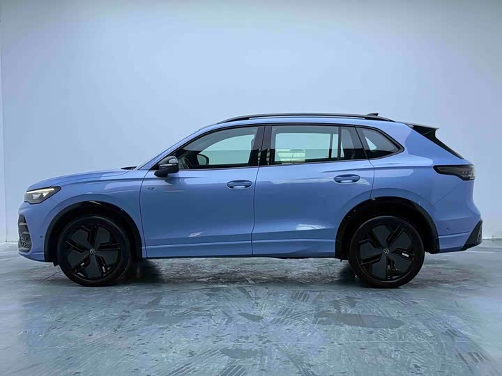 Volkswagen Tiguan L Pro, 2024 — фото 7 из 9