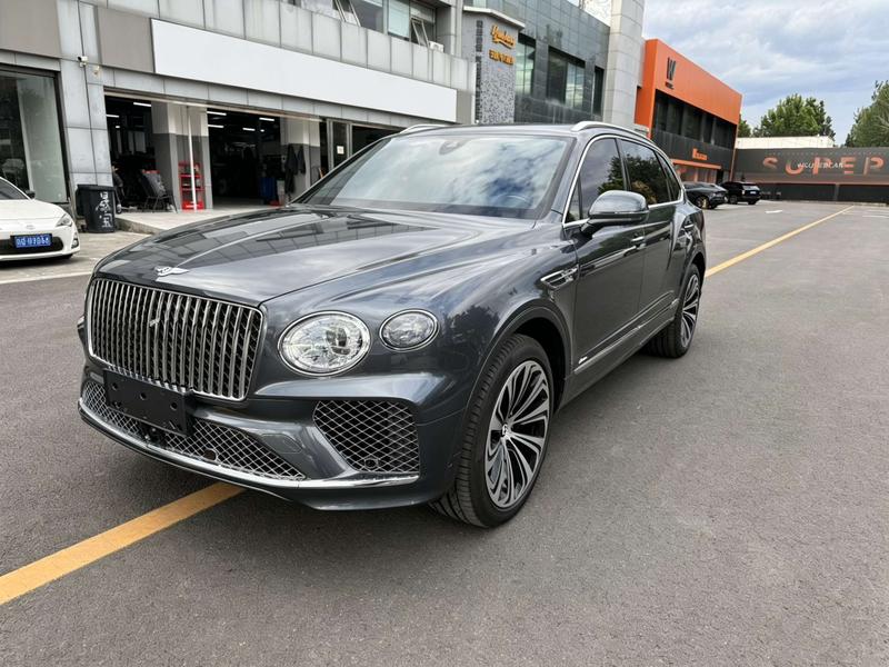 Bentley Bentayga, 2025 — купить в Саратове под ключ