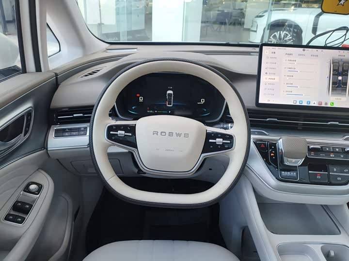 Roewe iMax 8 EV, 2025 — фото 3 из 9