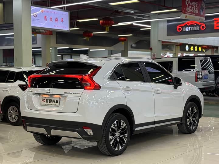 Mitsubishi Eclipse Cross, 2022 — фото 2 из 9