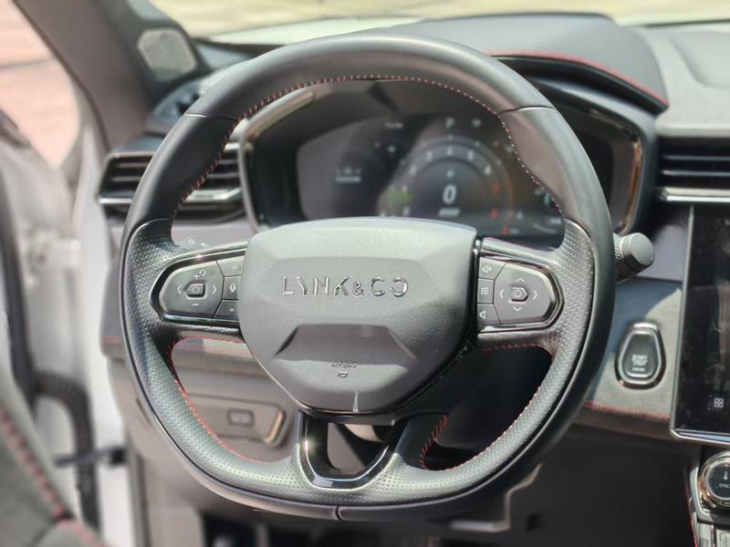 Lynk & Co 05, 2022 — фото 9 из 12