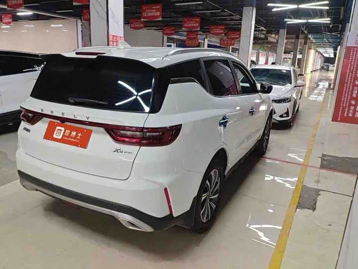 Geely Vision X6, 2021 — фото 8 из 9