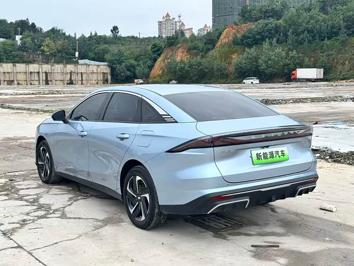 Geely Galaxy L6, 2024 — фото 7 из 9