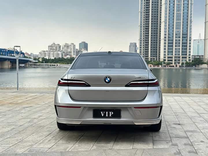 BMW i7, 2023 — фото 8 из 9