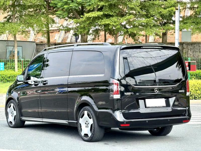 Mercedes-Benz V-Class, 2024 — фото 4 из 12