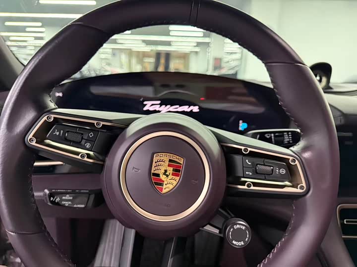 Porsche Taycan, 2022 — фото 8 из 9