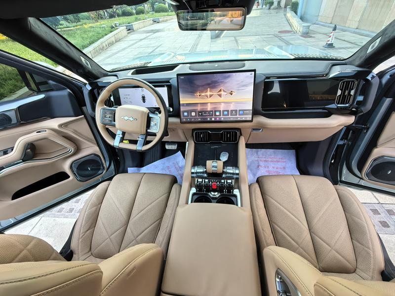BYD FangChengBao Leopard 8, 2024 — фото 7 из 12