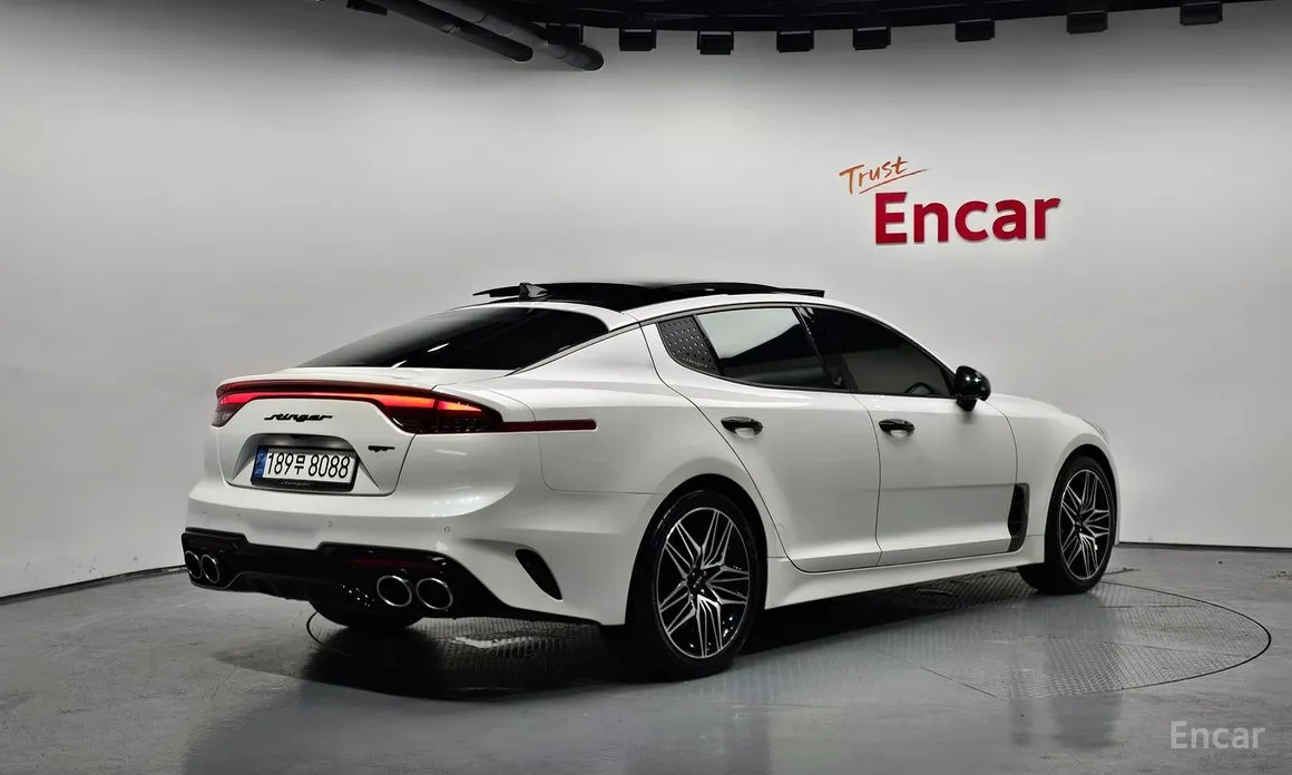 Kia Stinger, 2022 — фото 2 из 12