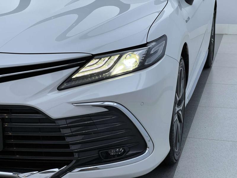 Toyota Camry, 2023 — фото 5 из 12