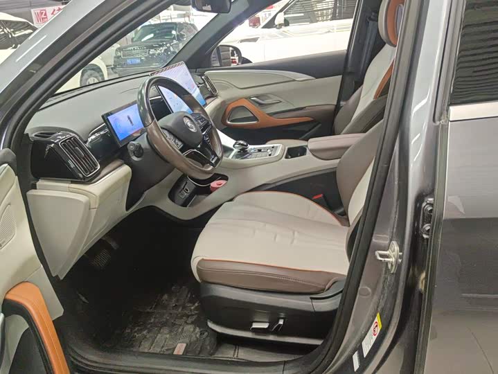 BYD Song Pro Hybrid, 2023 — фото 9 из 9