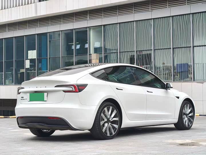Tesla Model 3, 2025 — фото 7 из 9