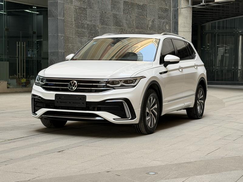 Volkswagen Tiguan L Hybrid, 2022 — купить в Санкт-Петербурге под ключ