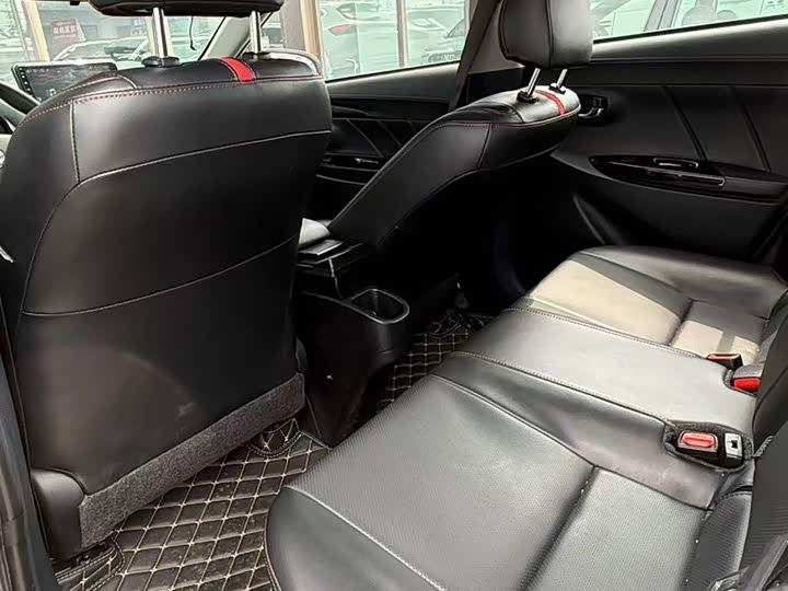 Toyota Yaris L Hatchback, 2022 — фото 8 из 9