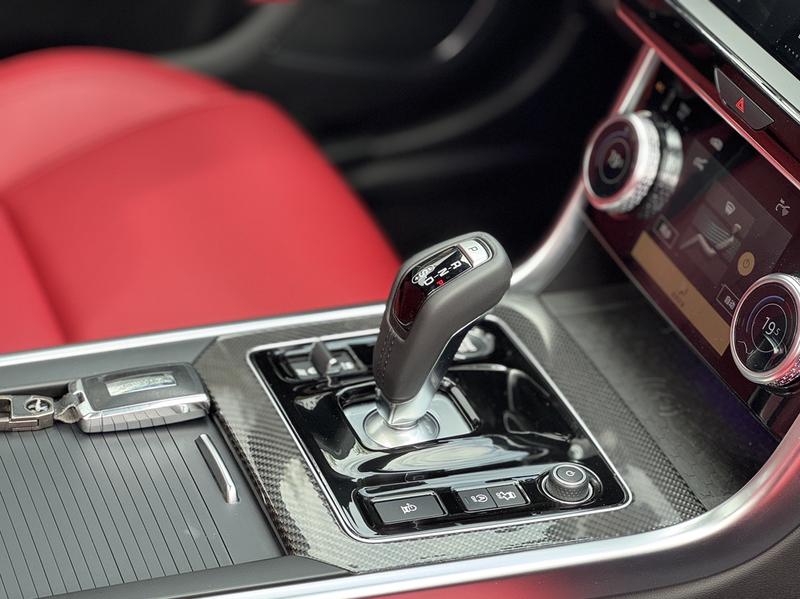 Jaguar XE L, 2024 — фото 8 из 10
