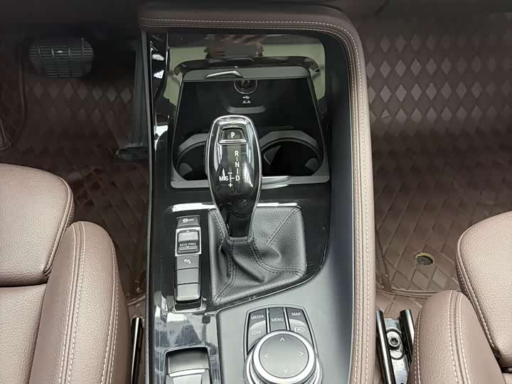 BMW X1, 2022 — фото 8 из 9